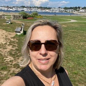 Meet your Posher, Georgia